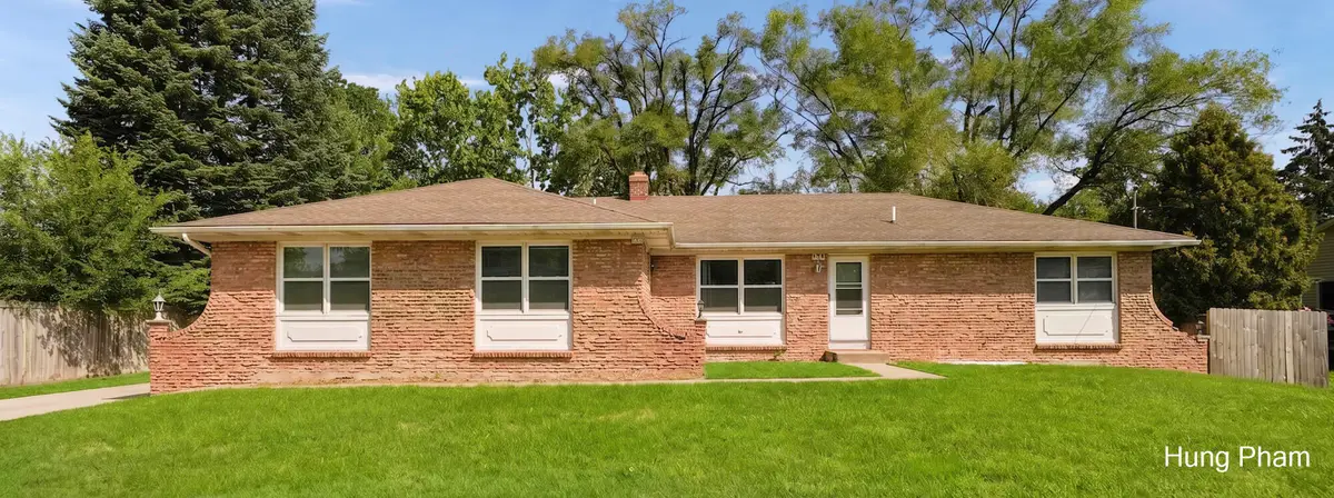 1717-1719 SE 52nd Street SE, Kentwood, MI 49508 - #1