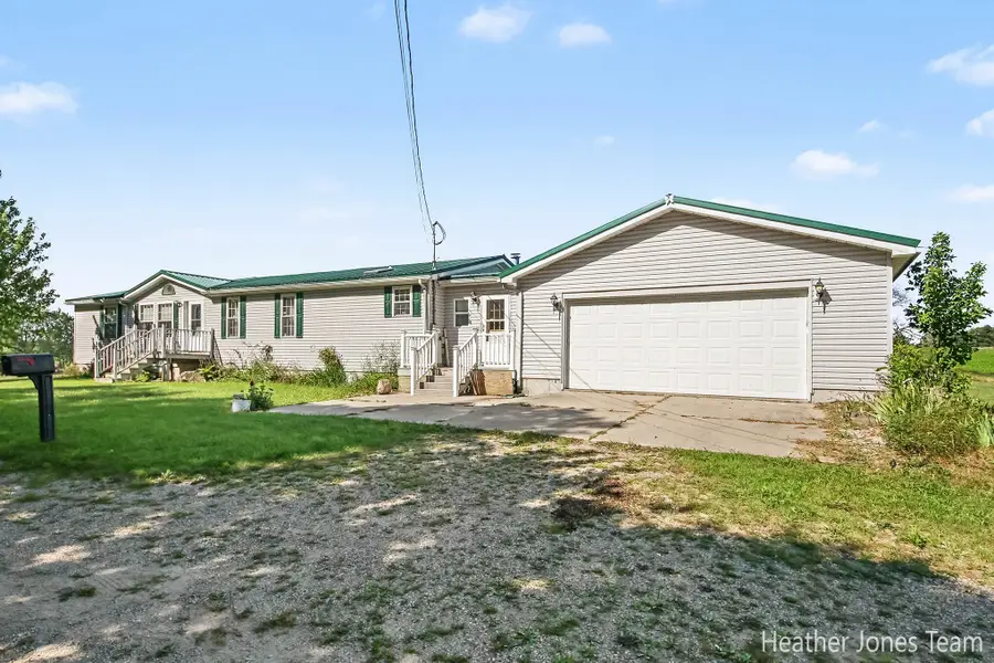 3349 N Pine Grove Road, Edmore, MI 48829 - #3
