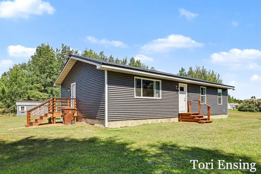 3501 E Evergreen Road SE, Stanton, MI 48888 - #2