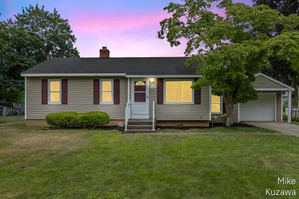 3901 Suburban Shores Drive NE, GrandRapids, MI 49525