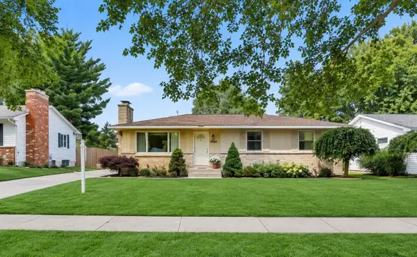 1399 Clover Crest NW, GrandRapids, MI 49504