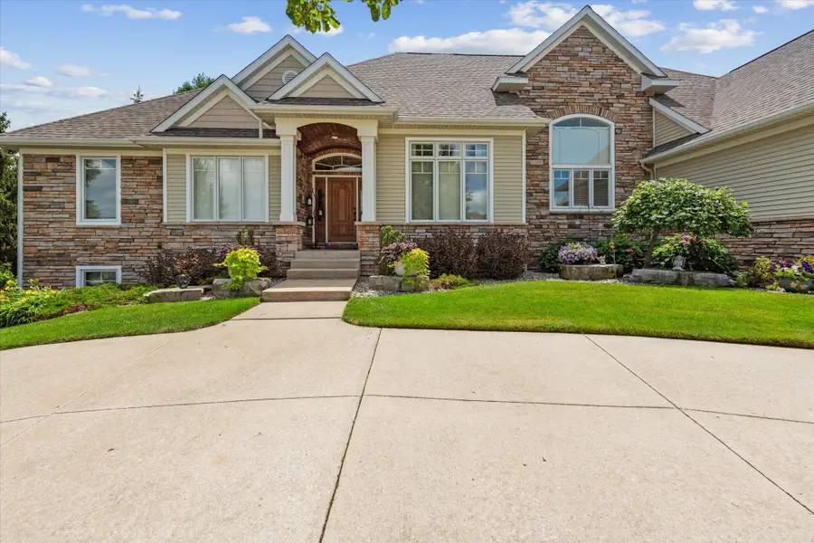 4132 Ayrshire Drive SW, Wyoming, MI 49418 - #2