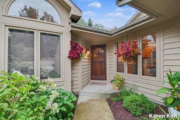 1834 Cross Bend Street NE, GrandRapids, MI 49505