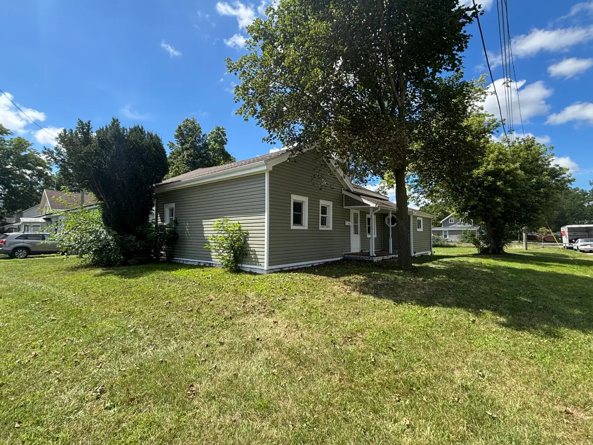 421 W Railroad Street, Dowagiac, MI 49047 - #1