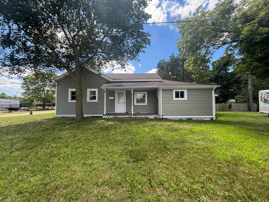 421 W Railroad Street, Dowagiac, MI 49047 - #2