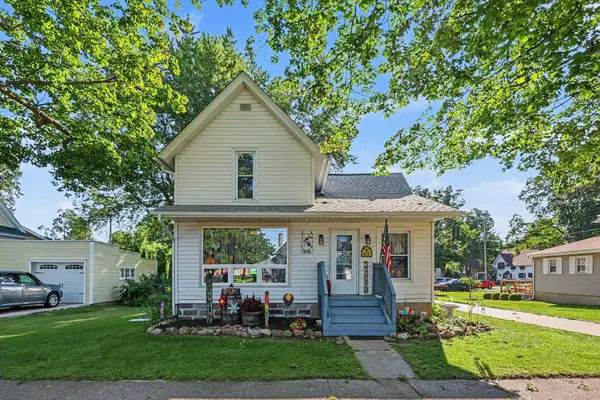 812 6th Avenue, LakeOdessa, MI 48849