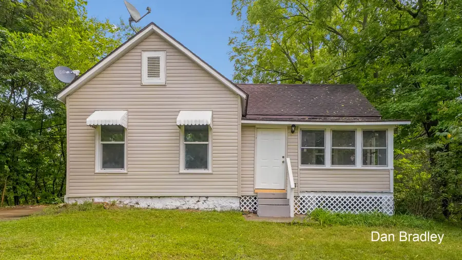 908 S Lafayette Street, Greenville, MI 48838 - #3
