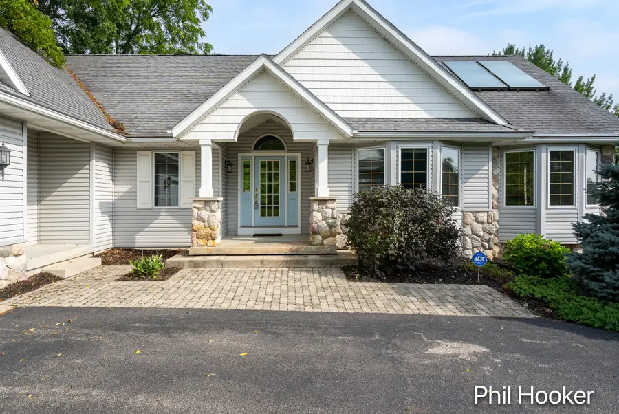 6211 Royalton Drive SE, Caledonia, MI 49316 - #2