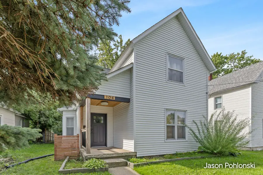 104 Sweet Street NE, Grand Rapids, MI 49505 - #2