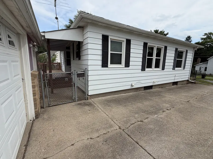 319 E Grant Street, Hastings, MI 49058 - #3