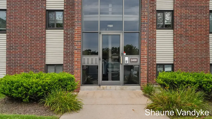 3400 Devonwood Hills NE Unit: E, Northview, MI 49525 - #3