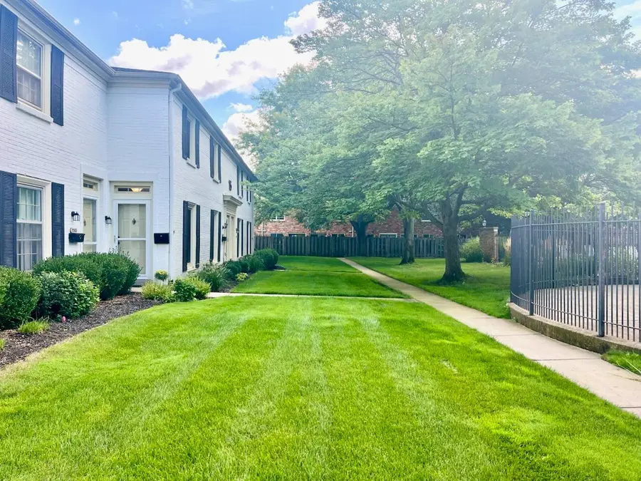 2505 Abbington Drive SE Building: 15 Unit: 137, Grand Rapids, MI 49506 - #2