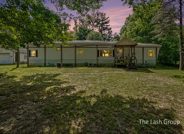 1665 S Forest Hills Drive, WhiteCloud, MI 49349