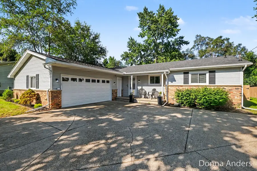 5581 Edgelawn Drive SE, Kentwood, MI 49508 - #2
