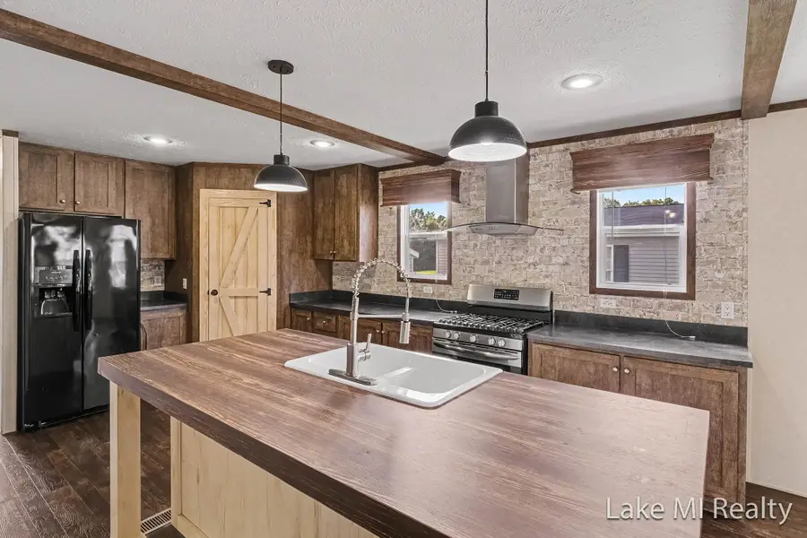 104 Gardens Boulevard NW, Grand Rapids, MI 49534 - #2