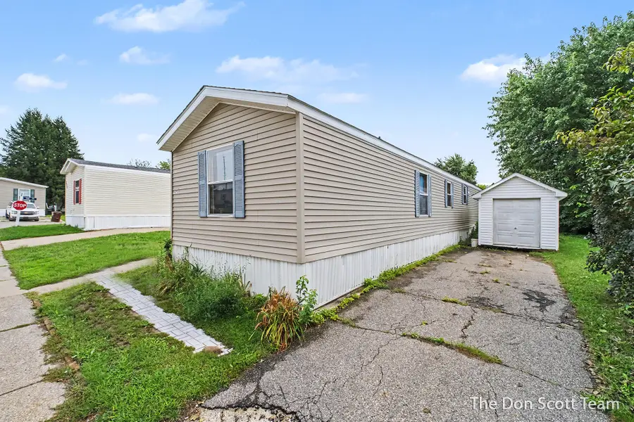 3662 Mount Blanc Street NW, Grand Rapids, MI 49544 - #2