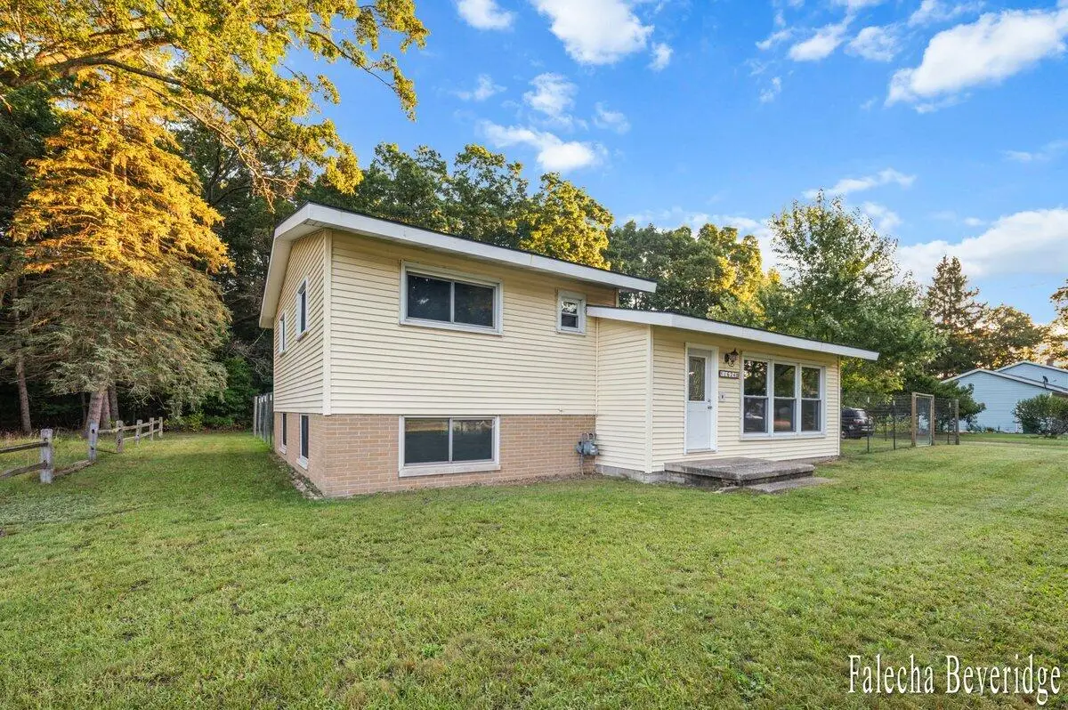 1624 W Giles Road, Muskegon, MI 49445 - #1