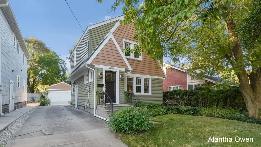 2205 W Main Street, Kalamazoo, MI 49006 - #2