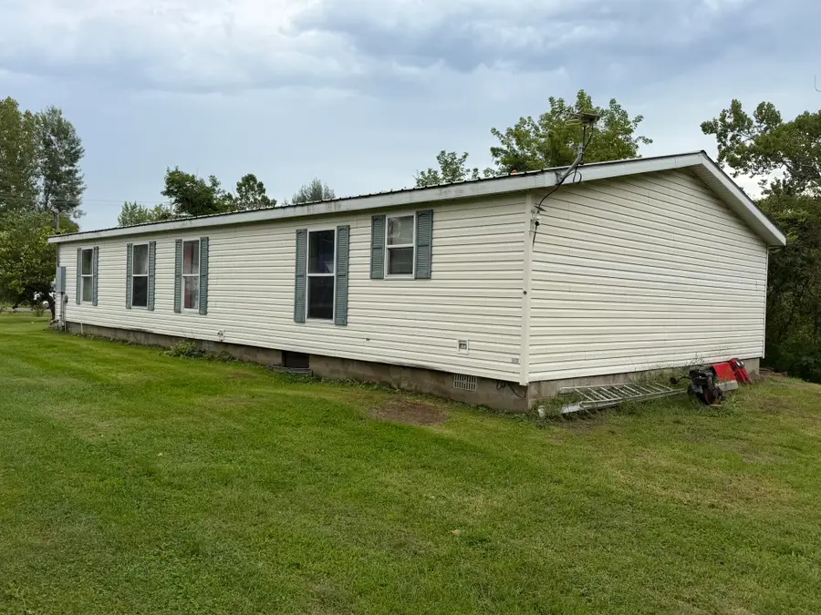 40 S Pine Street, Breedsville, MI 49056 - #3