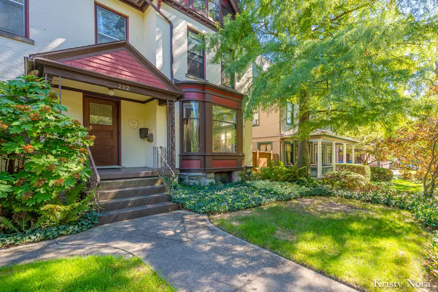 252 Madison Avenue SE, Grand Rapids, MI 49503 - #3