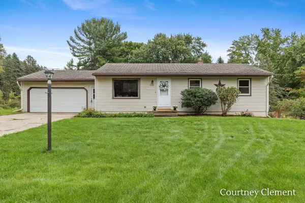 5108 Pleasant Creek Avenue NE, ComstockPark, MI 49321