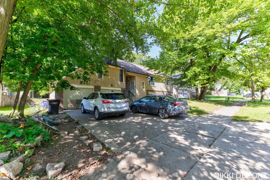 2435-2437 Edgewood Avenue SE, Grand Rapids, MI 49546 - #3