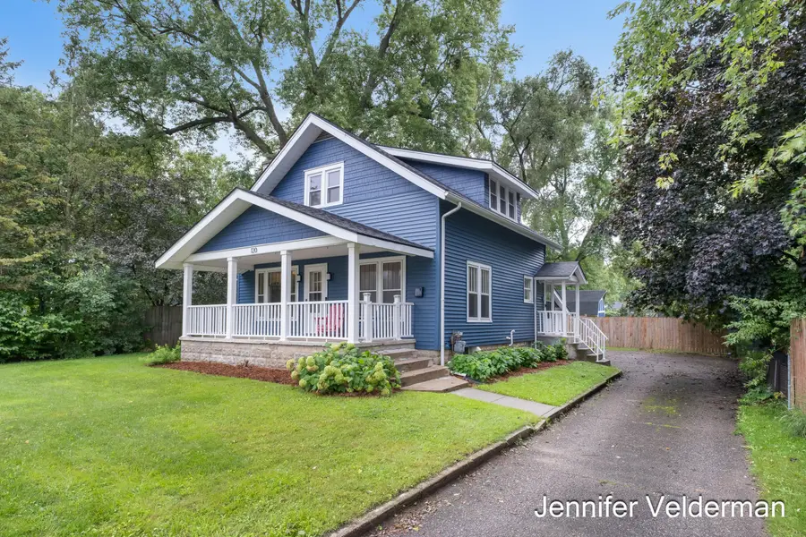 120 E Division Street NE, Rockford, MI 49341 - #2