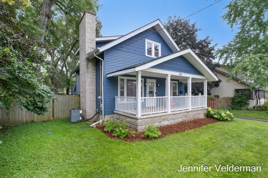 120 E Division Street NE, Rockford, MI 49341 - #3