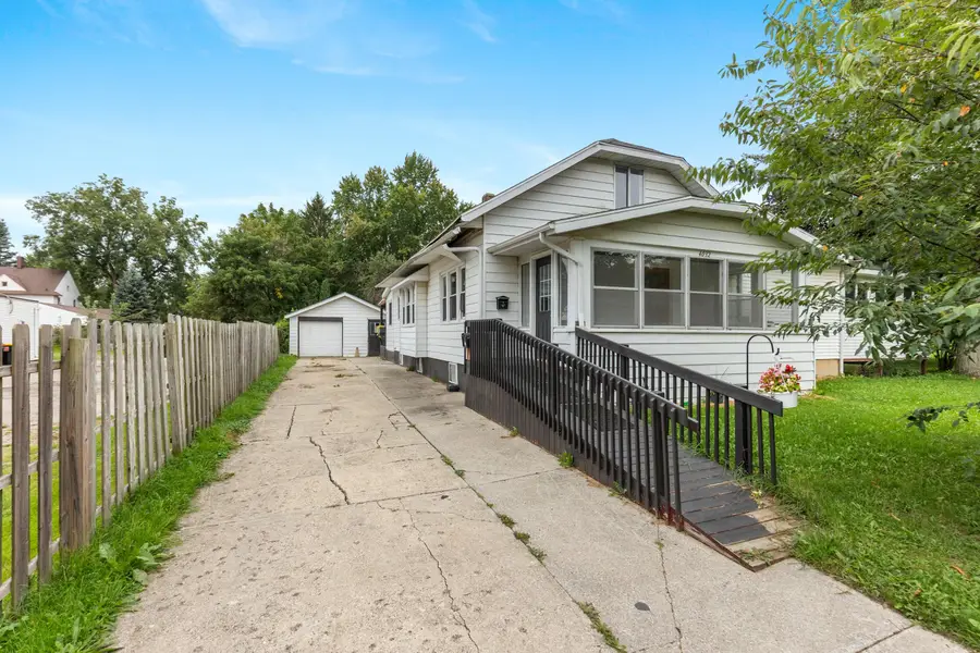 4032 Richmond Street NW, Walker, MI 49534 - #2