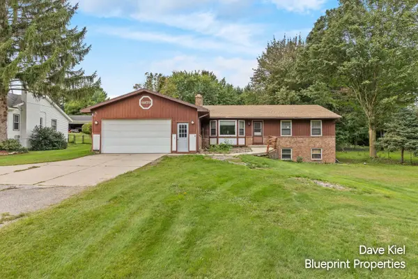 6879 Ivanrest Avenue SW, ByronCenter, MI 49315