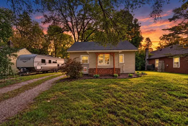 705 S Clinton Street, Charlotte, MI 48813