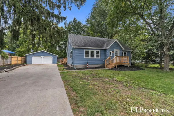 3962 Ivanrest Avenue SW, Grandville, MI 49418