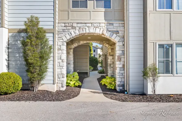 2005 Celadon Drive NE Unit: 5, GrandRapids, MI 49525