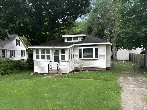 309 W Riverside Drive, Ionia, MI 48846
