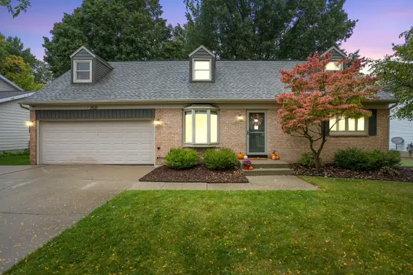 2531 Longmeadow Street NW, GrandRapids, MI 49504