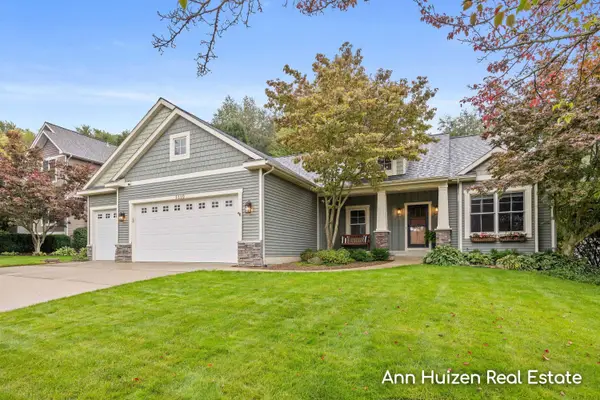 5330 Stevendale Drive, Hudsonville, MI 49426