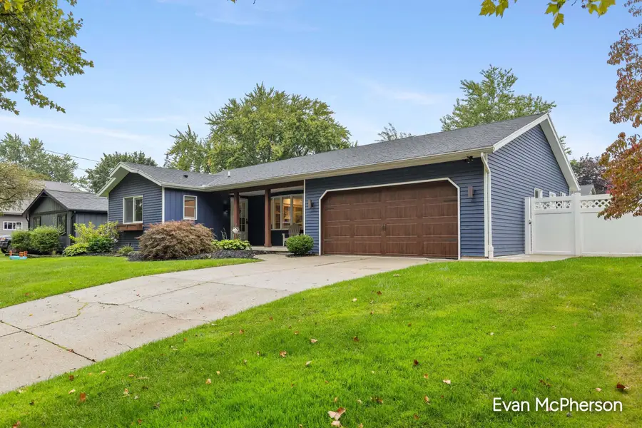 1805 Edgewood Avenue SE, Grand Rapids, MI 49506 - #2