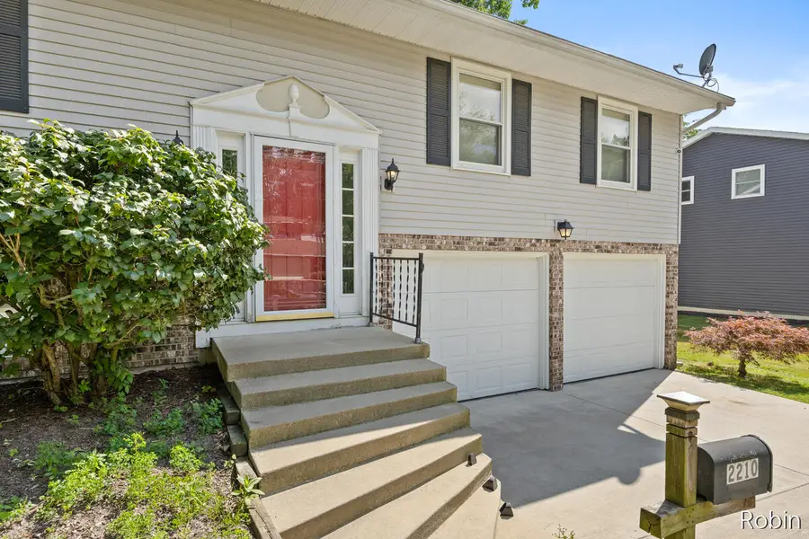 2210 Skyline Drive NW, Grand Rapids, MI 49504 - #3