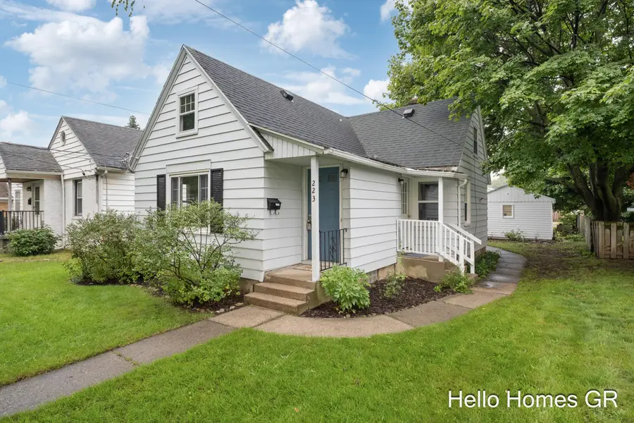223 Leyden Avenue SW, Grand Rapids, MI 49504 - #2