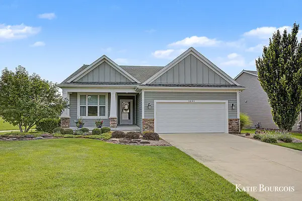 5608 Stony View Drive NE Building: 21 Unit: 21, Belmont, MI 49306