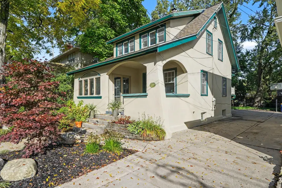 1653 Wealthy Street SE, East Grand Rapids, MI 49506 - #2