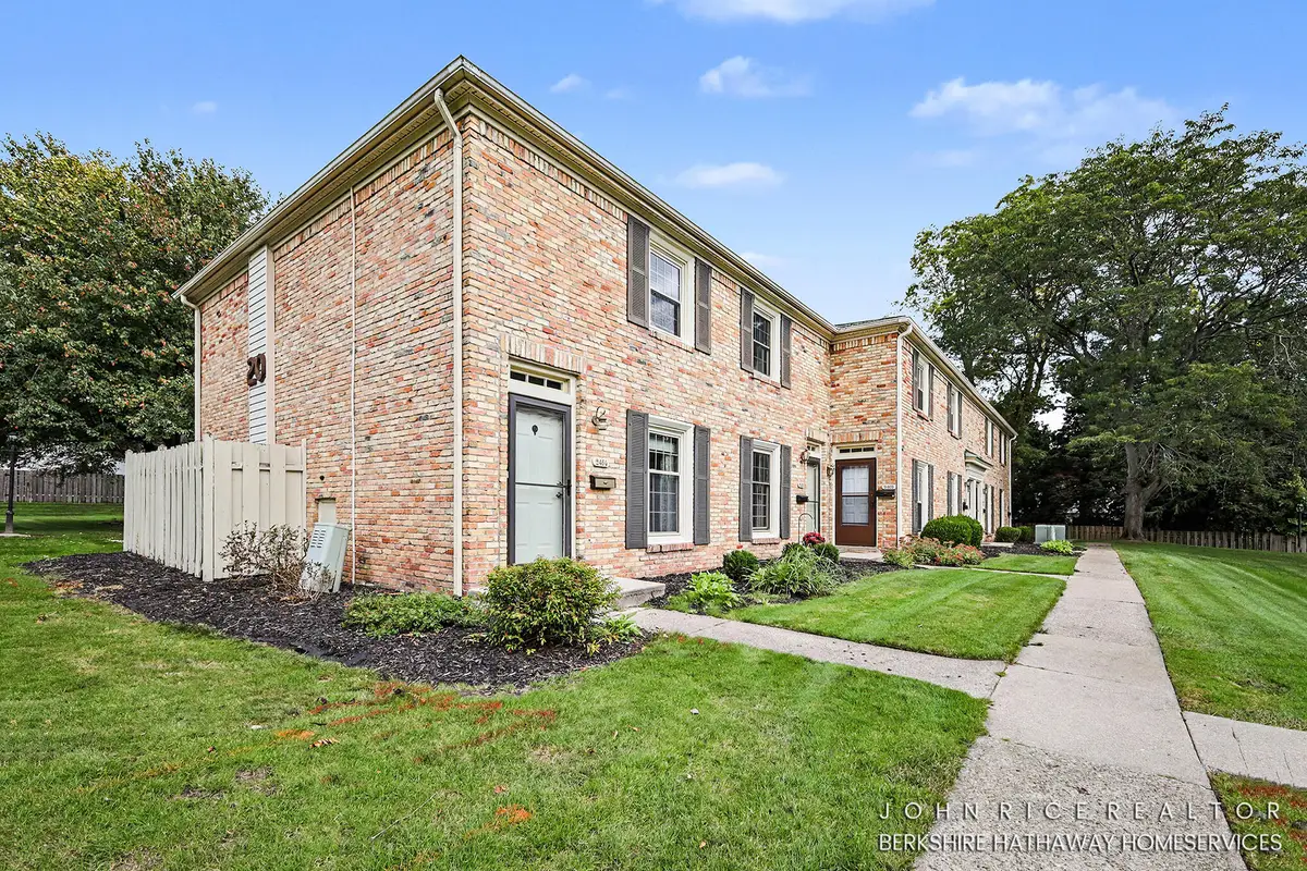 2466 Abbington Drive SE Building: 20, Grand Rapids, MI 49506 - #1