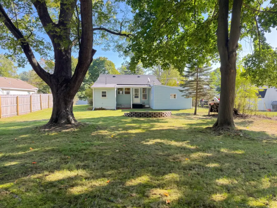 813 N Burgess Street, Greenville, MI 48838 - #3