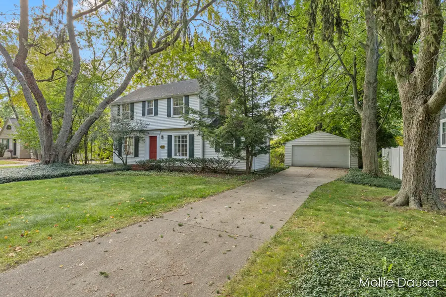 2122 Tenway Drive SE, East Grand Rapids, MI 49506 - #2