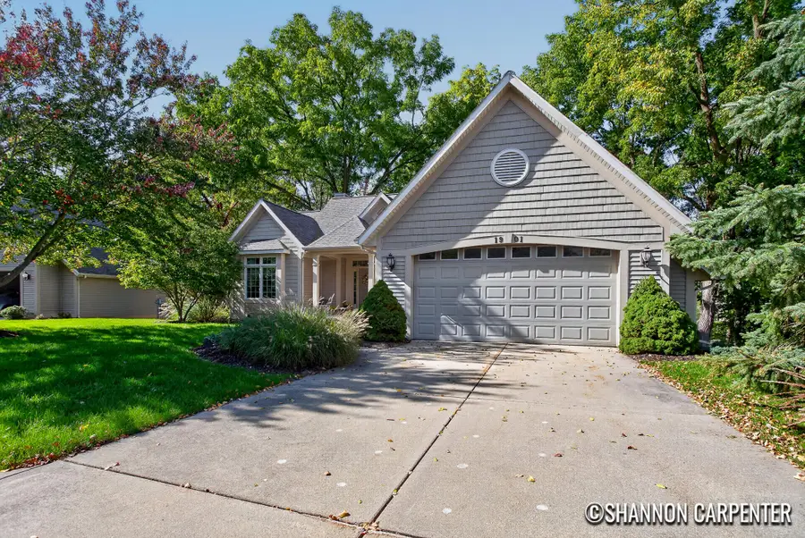 1901 Oakleigh Woods Drive NW, Grand Rapids, MI 49504 - #2