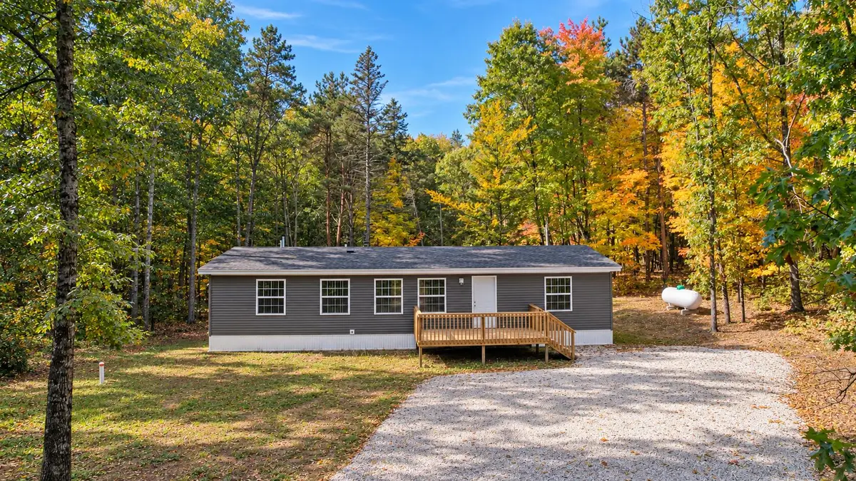 8955 Newcosta Avenue, Reynolds, MI 49329 - #1