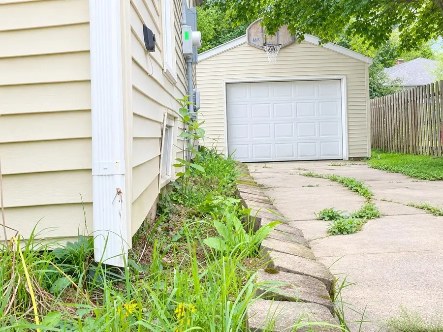 1822 Mayfair Drive NE, Grand Rapids, MI 49503 - #2