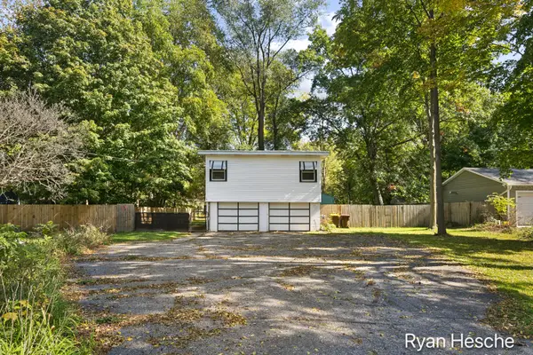 30 S Pleasant Street, Saranac, MI 48881