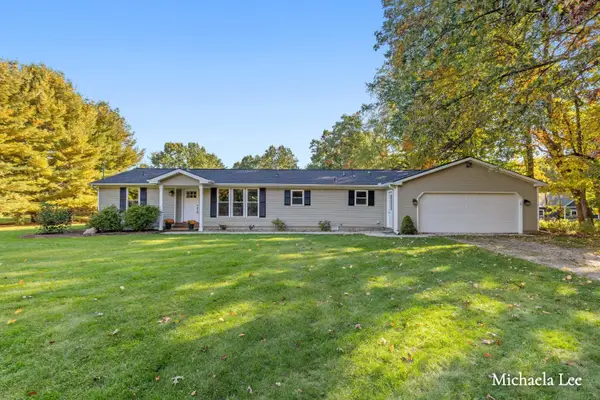 7510 Thornapple Dales Drive SE, Alto, MI 49302
