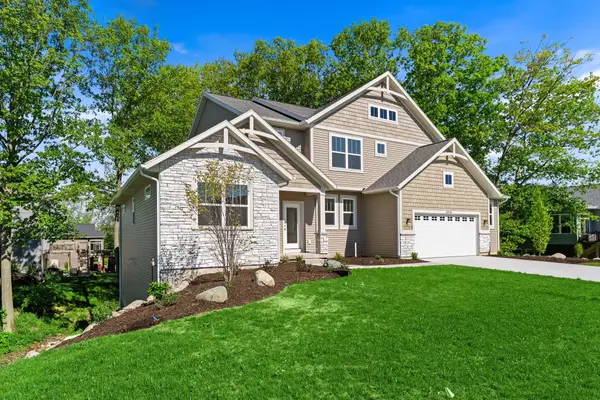 8206 Eagle Peak Drive, Jenison, MI 49428